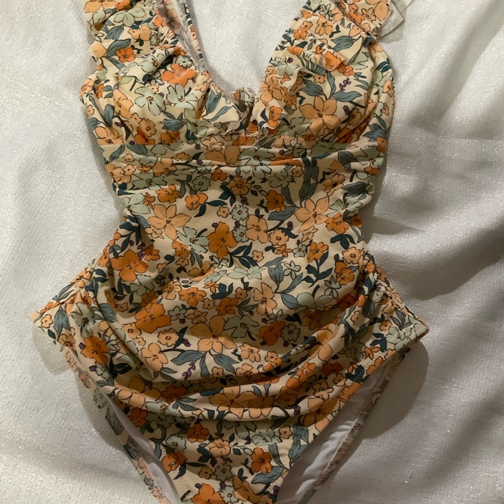 SOLD. Cupshe Floral Bathing suit in Orange and Cream